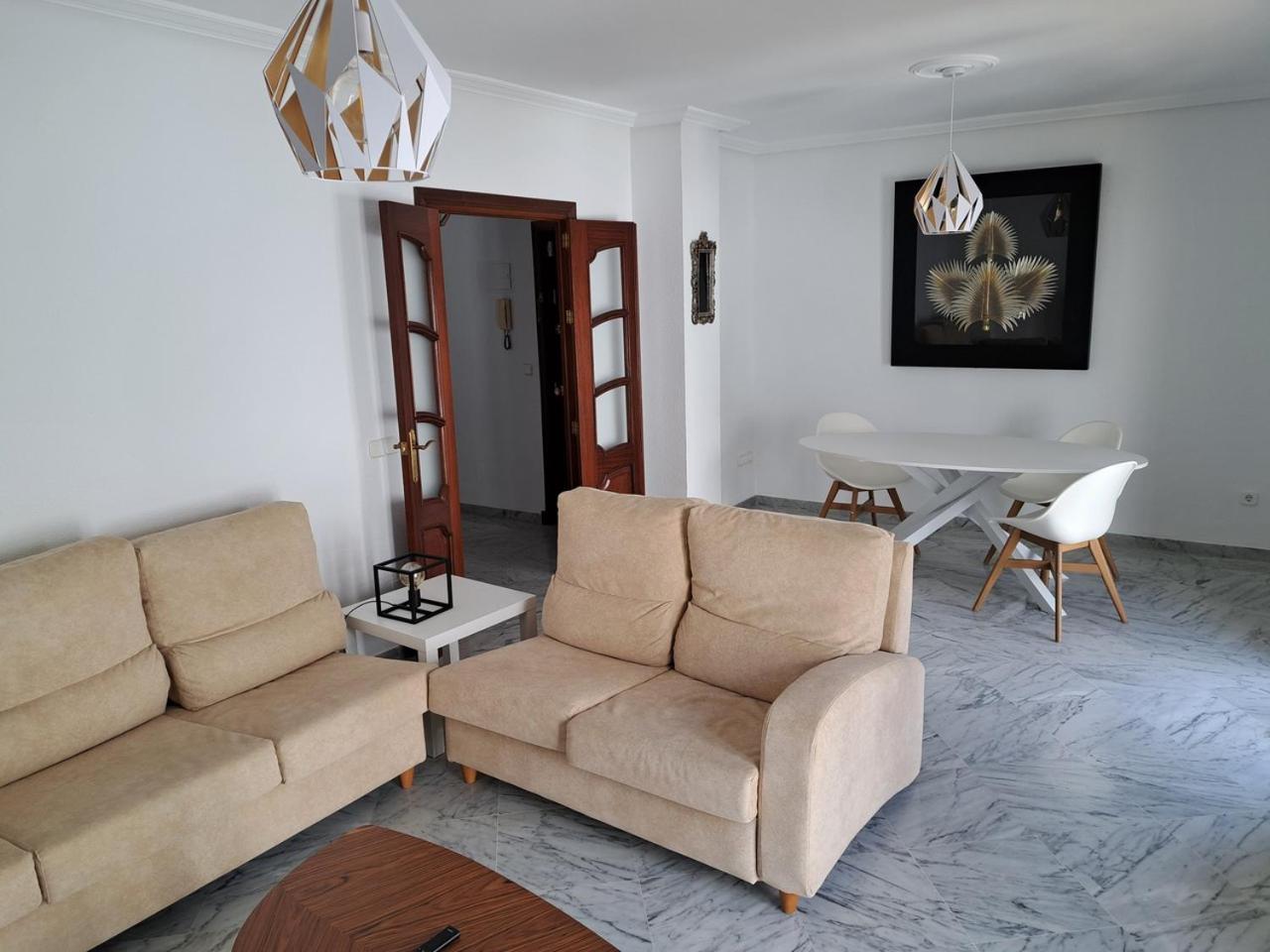 Encanto Urbano: Piso Centrico Totalmente Equipado ليبريخا المظهر الخارجي الصورة