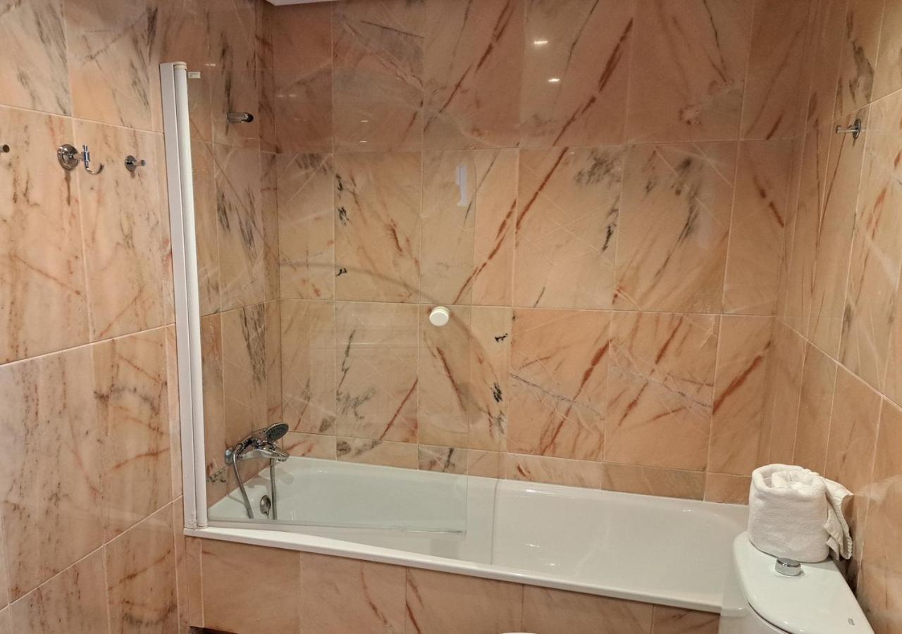Encanto Urbano: Piso Centrico Totalmente Equipado ليبريخا المظهر الخارجي الصورة